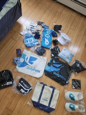 Only Fans  Women's Accessory Lot